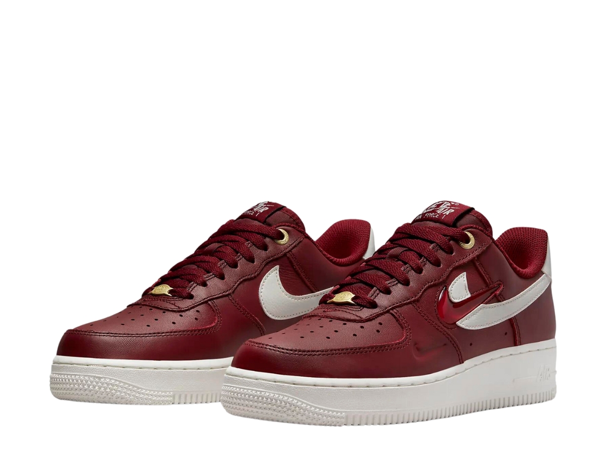 https://d2cva83hdk3bwc.cloudfront.net/nike-air-force-1-low--07-premium-history-of-logos-team-red--w--3.jpg