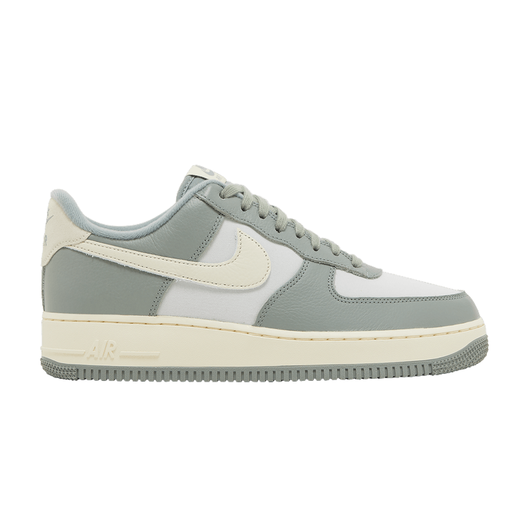 https://d2cva83hdk3bwc.cloudfront.net/nike-air-force-1-low-07-lx-mica-green-1.jpg