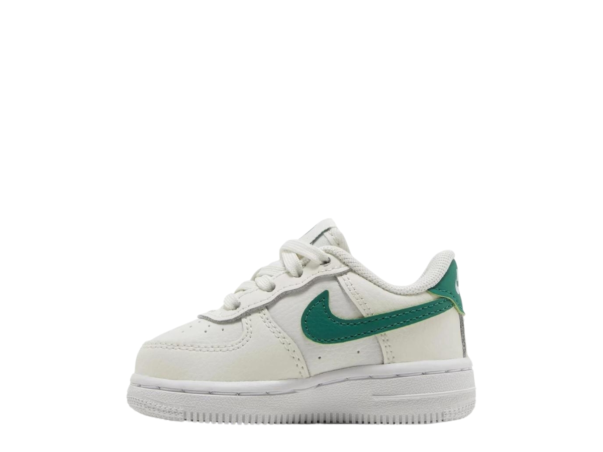 https://d2cva83hdk3bwc.cloudfront.net/nike-air-force-1-low-40th-anniversary---sail-malachite--td--2.jpg