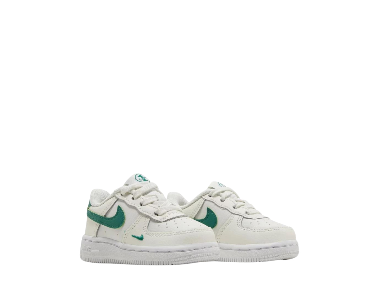 https://d2cva83hdk3bwc.cloudfront.net/nike-air-force-1-low-40th-anniversary---sail-malachite--td--3.jpg