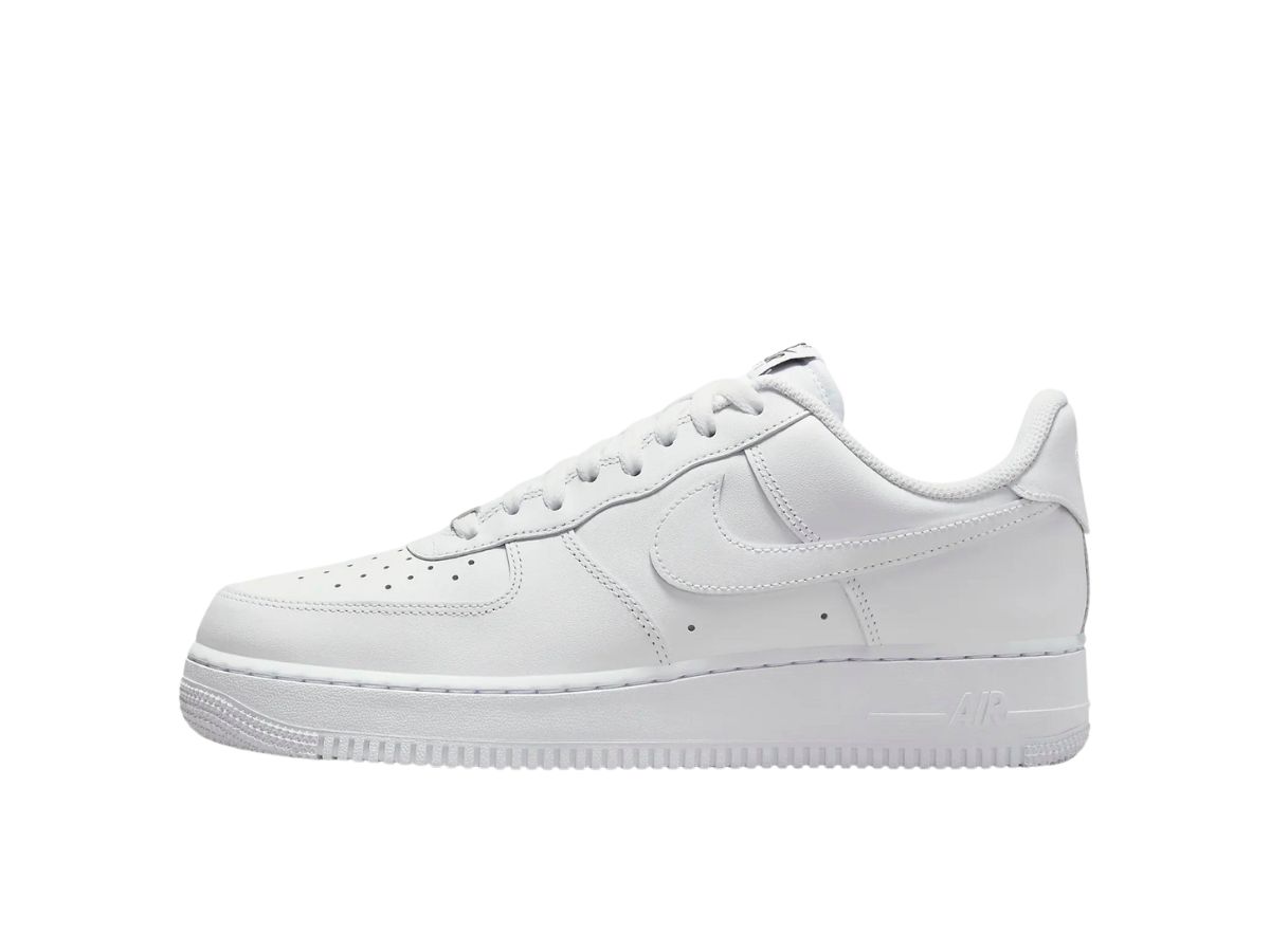 https://d2cva83hdk3bwc.cloudfront.net/nike-air-force-1-low-flyease-white-2.jpg