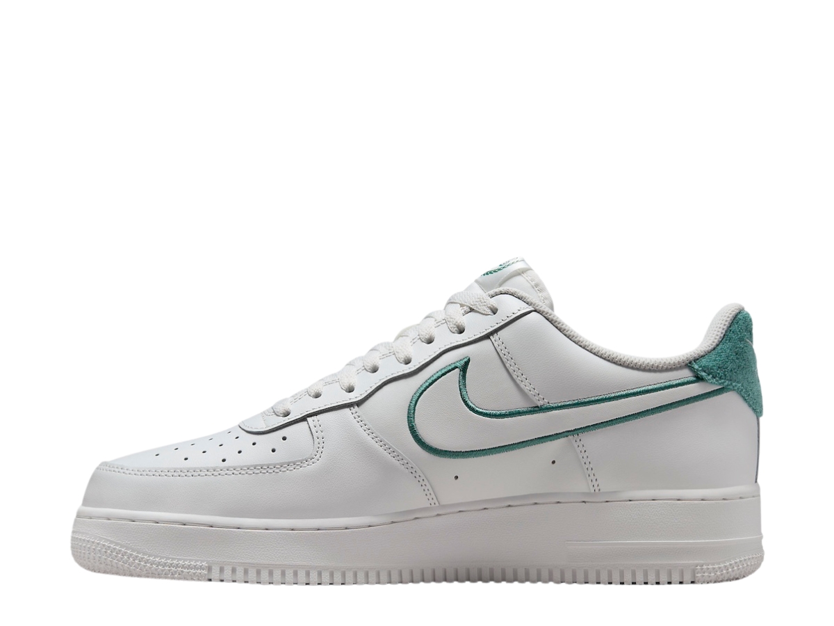 https://d2cva83hdk3bwc.cloudfront.net/nike-air-force-1-low-resort-and-sport-2.jpg