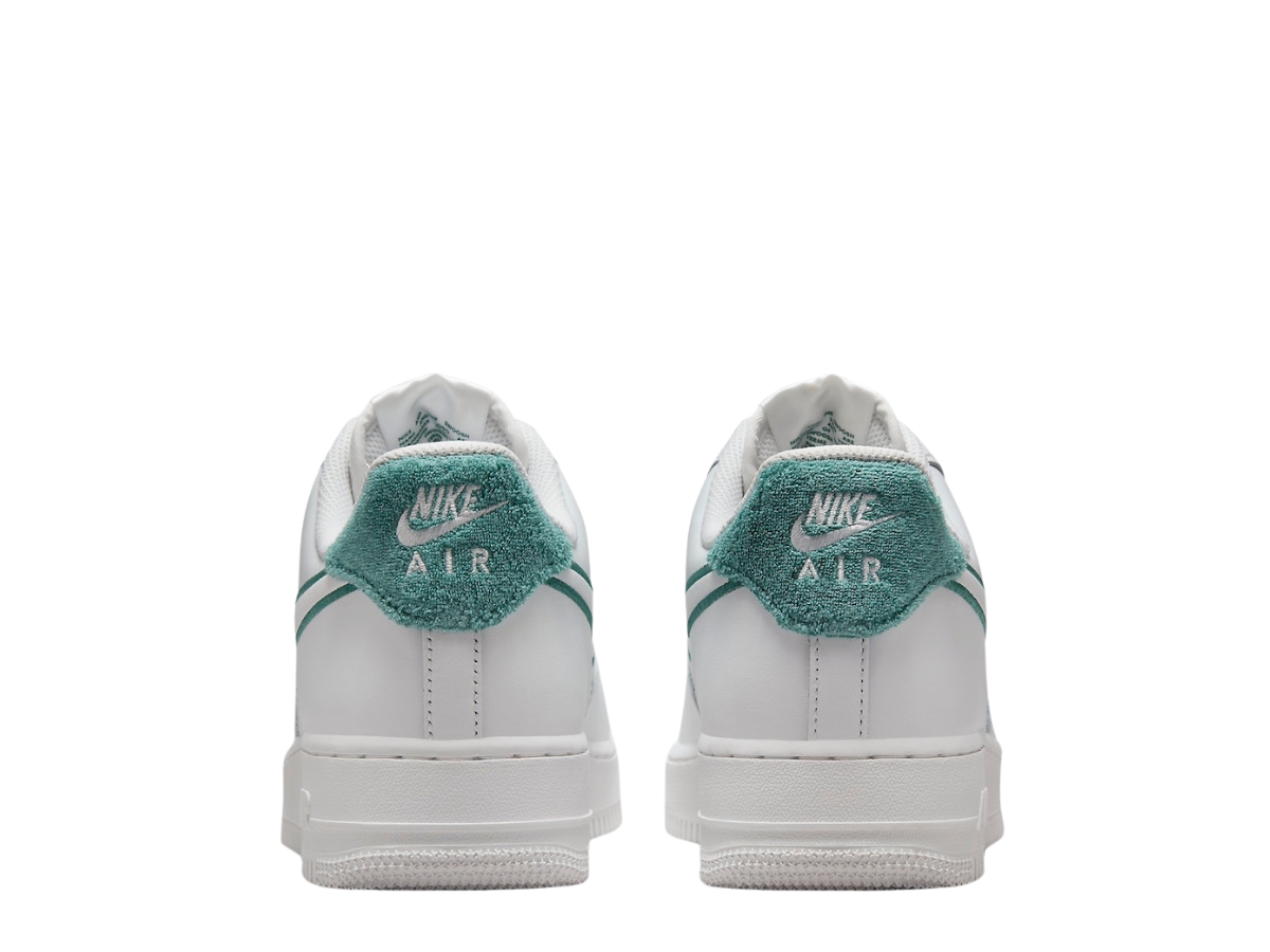 https://d2cva83hdk3bwc.cloudfront.net/nike-air-force-1-low-resort-and-sport-5.jpg