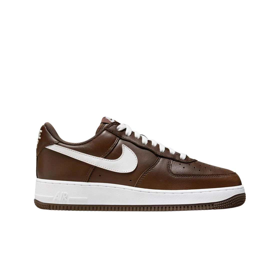 https://d2cva83hdk3bwc.cloudfront.net/nike-air-force-1-low-retro-chocolate-2.jpg