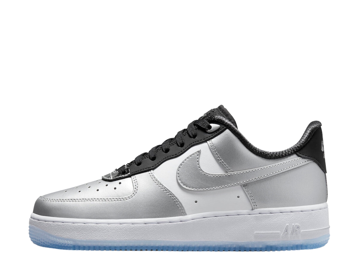 https://d2cva83hdk3bwc.cloudfront.net/nike-air-force-1-low-se-chrome--w--2.jpg