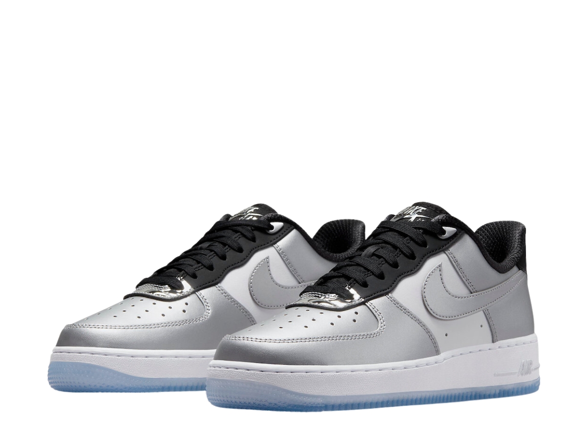 https://d2cva83hdk3bwc.cloudfront.net/nike-air-force-1-low-se-chrome--w--3.jpg