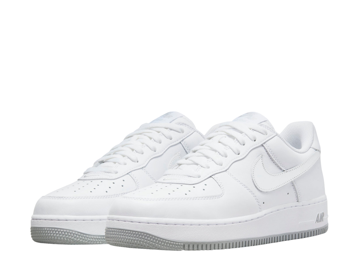 https://d2cva83hdk3bwc.cloudfront.net/nike-air-force-1-low-silver-swoosh-3.jpg