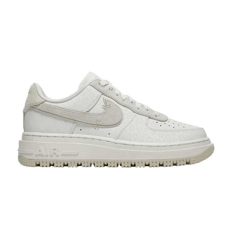 https://d2cva83hdk3bwc.cloudfront.net/nike-air-force-1-luxe-triple-white-1.jpg