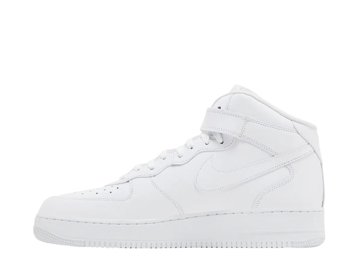 https://d2cva83hdk3bwc.cloudfront.net/nike-air-force-1-mid-supreme-white-2.jpg