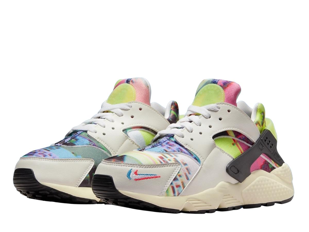 https://d2cva83hdk3bwc.cloudfront.net/nike-air-huarache-pixel--w--3.jpg