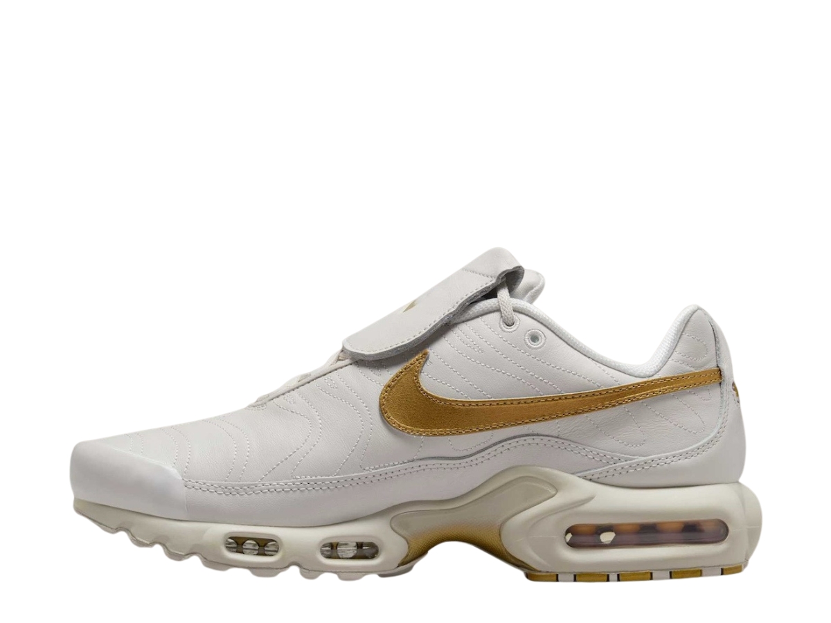 https://d2cva83hdk3bwc.cloudfront.net/nike-air-max-plus-tiempo-metallic-gold-2.jpg
