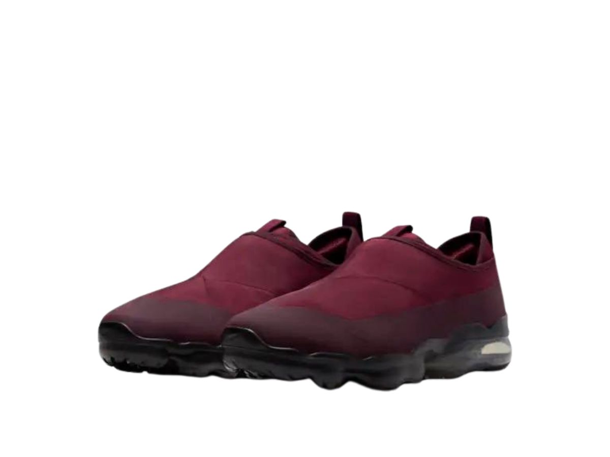 https://d2cva83hdk3bwc.cloudfront.net/nike-air-vapormax-moc-roam-burgundy-crush-3.jpg