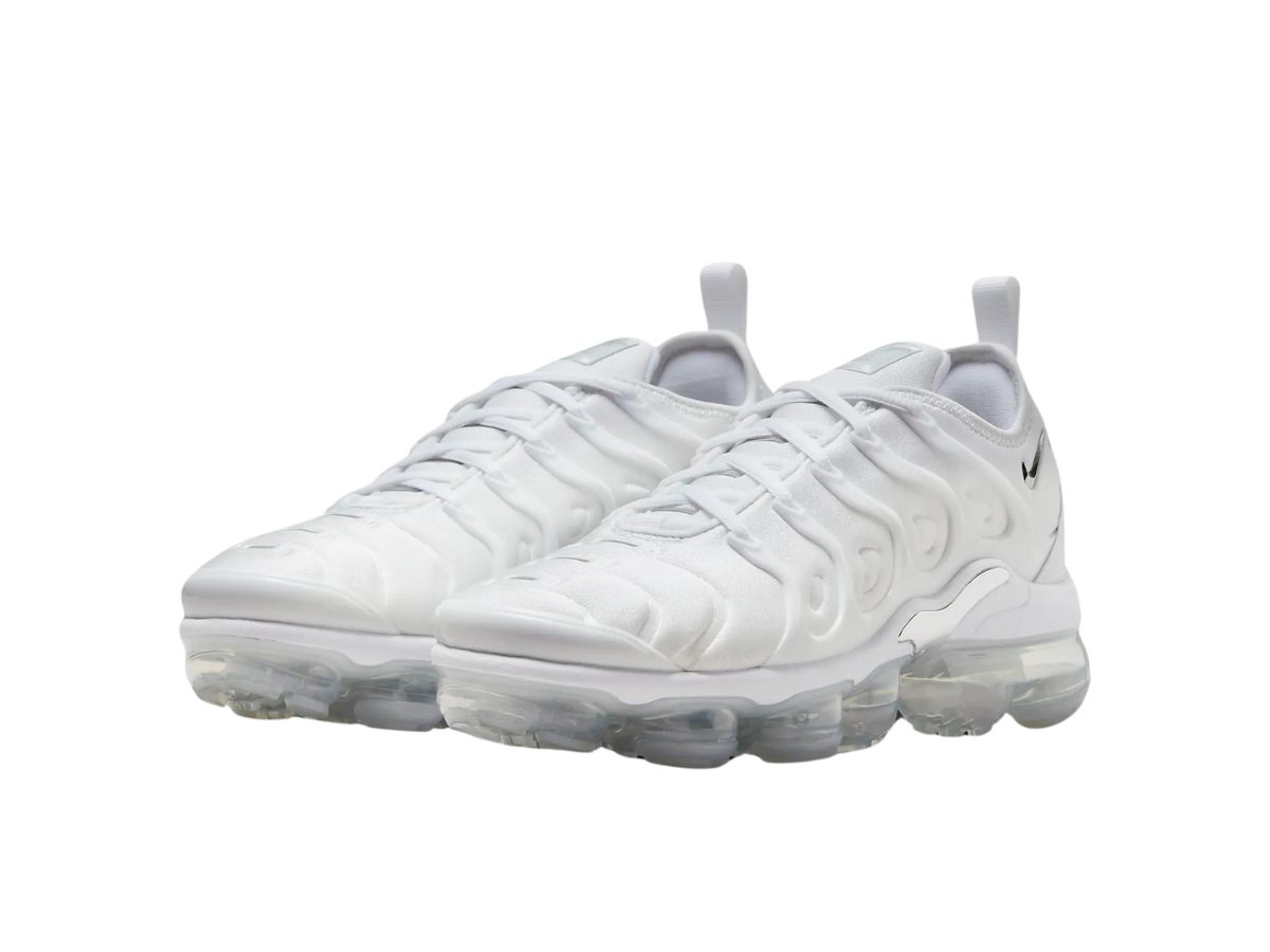 https://d2cva83hdk3bwc.cloudfront.net/nike-air-vapormax-plus-white-metallic-silver--w--5.jpg