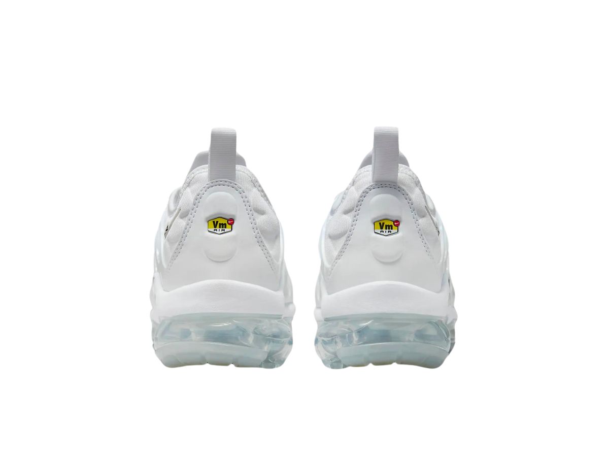 https://d2cva83hdk3bwc.cloudfront.net/nike-air-vapormax-plus-white-metallic-silver--w--6.jpg