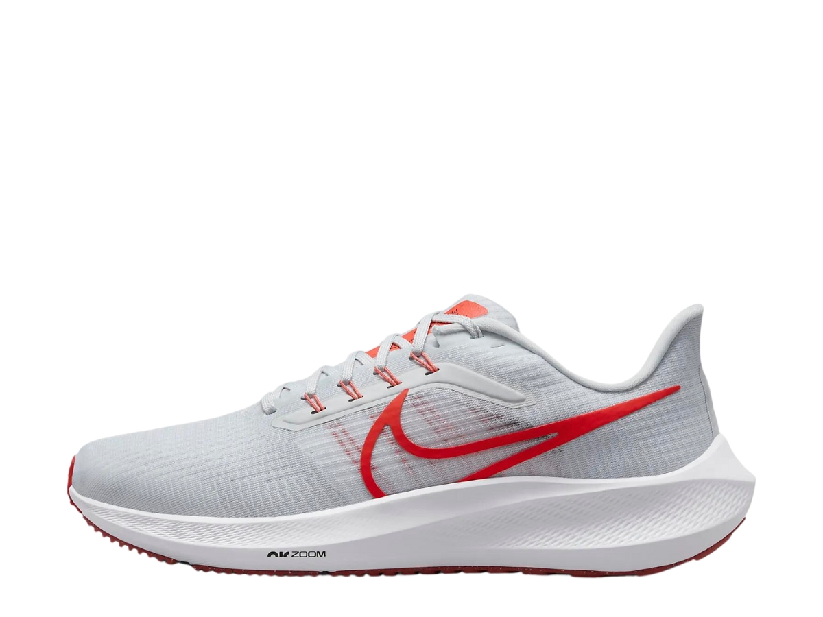 https://d2cva83hdk3bwc.cloudfront.net/nike-air-zoom-pegasus-39-silver-2.jpg