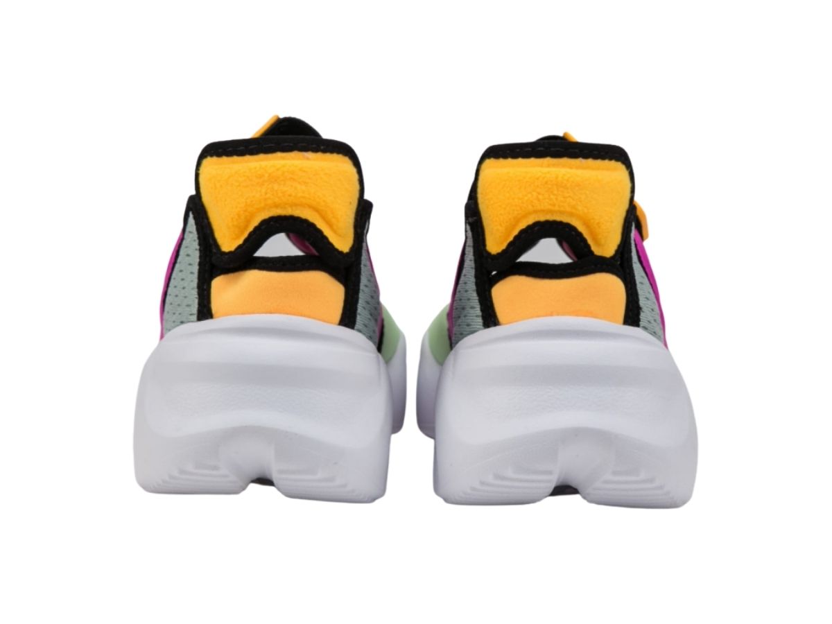 https://d2cva83hdk3bwc.cloudfront.net/nike-aqua-rift-volt-fuchsia--w--3.jpg.jpg