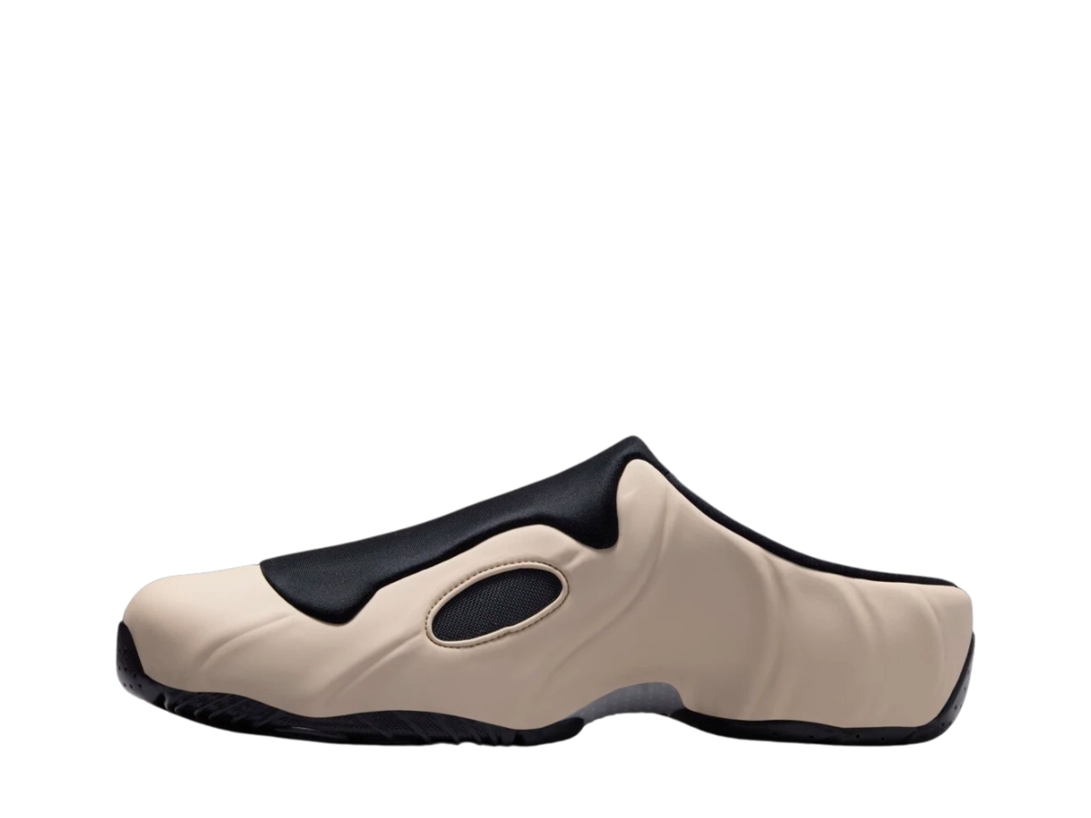 https://d2cva83hdk3bwc.cloudfront.net/nike-clogposite-sand-drift-and-black-2.jpg