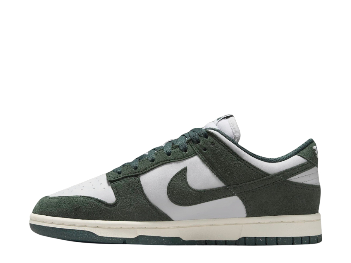https://d2cva83hdk3bwc.cloudfront.net/nike-dunk-low-green-suede-2.jpg