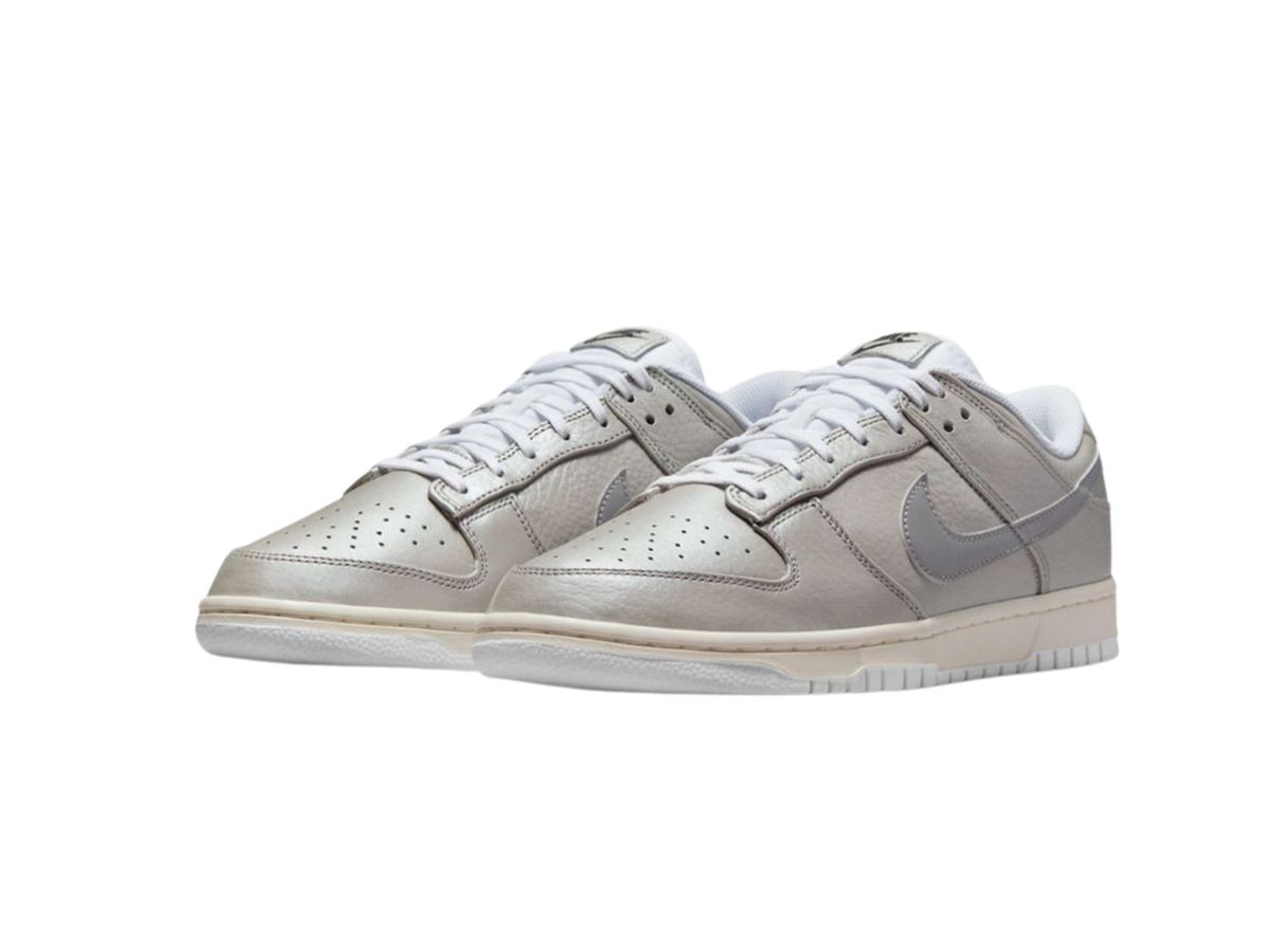 https://d2cva83hdk3bwc.cloudfront.net/nike-dunk-low-metallic-silver-3.jpg