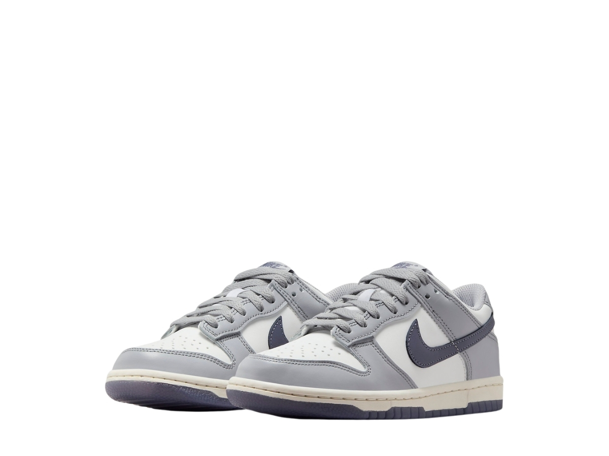 https://d2cva83hdk3bwc.cloudfront.net/nike-dunk-low-platinum-tint-light-carbon--gs--3.jpg