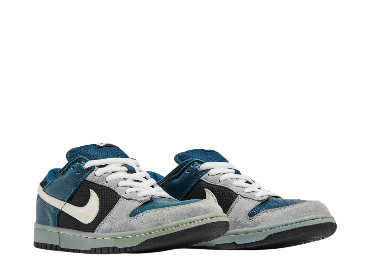 https://d2cva83hdk3bwc.cloudfront.net/nike-dunk-low-pro-sb-futura-3.jpg