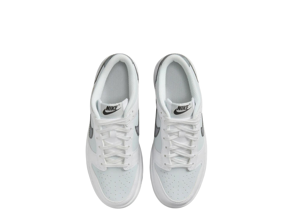 https://d2cva83hdk3bwc.cloudfront.net/nike-dunk-low-reflective-swoosh-white--gs--5.jpg