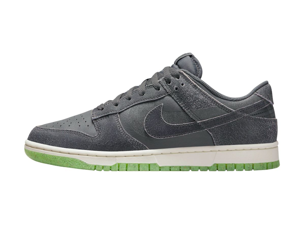 https://d2cva83hdk3bwc.cloudfront.net/nike-dunk-low-retro-prm-halloween--2022--2.jpg