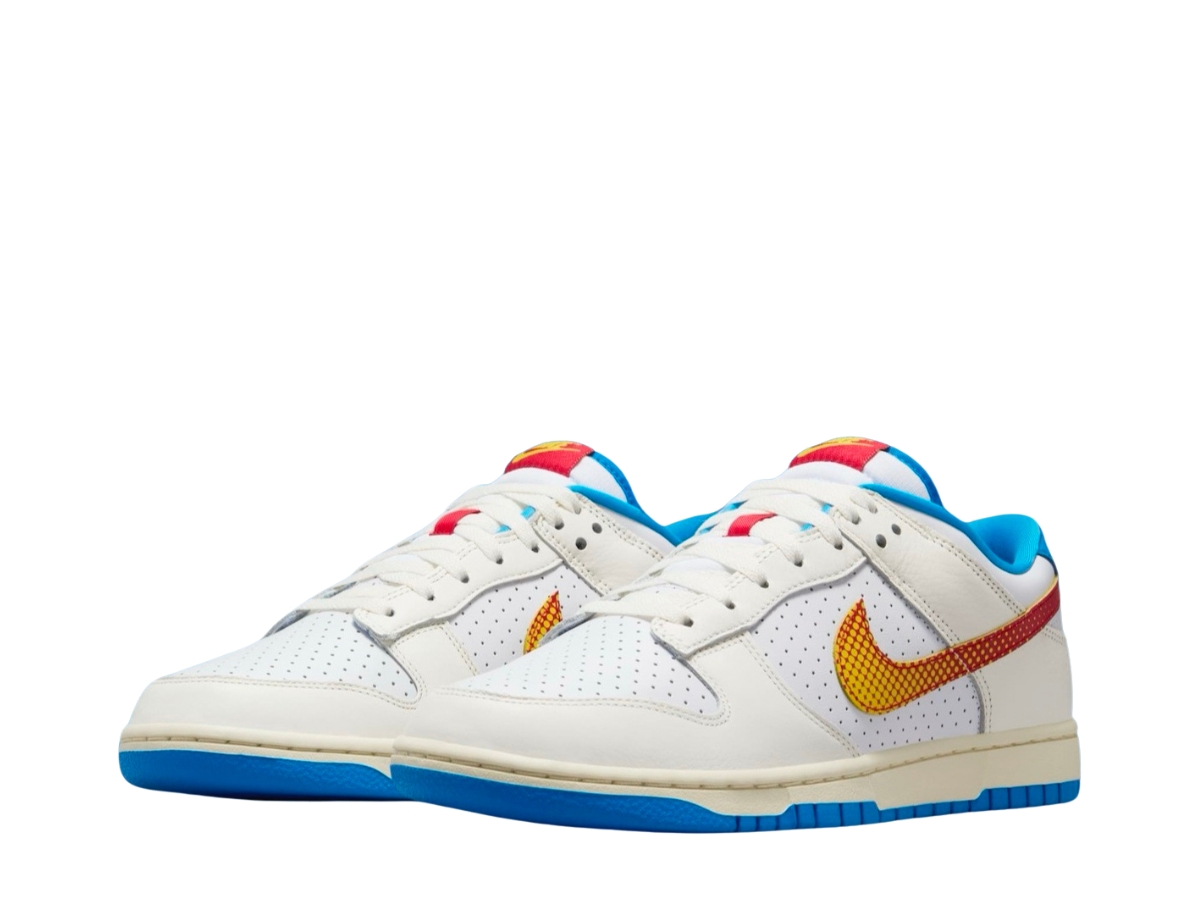 https://d2cva83hdk3bwc.cloudfront.net/nike-dunk-low-retro-se-pop-art-sail-photo-blue-3.jpg
