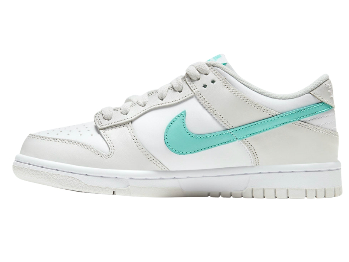 https://d2cva83hdk3bwc.cloudfront.net/nike-dunk-low-tropical-twist--gs--2.jpg