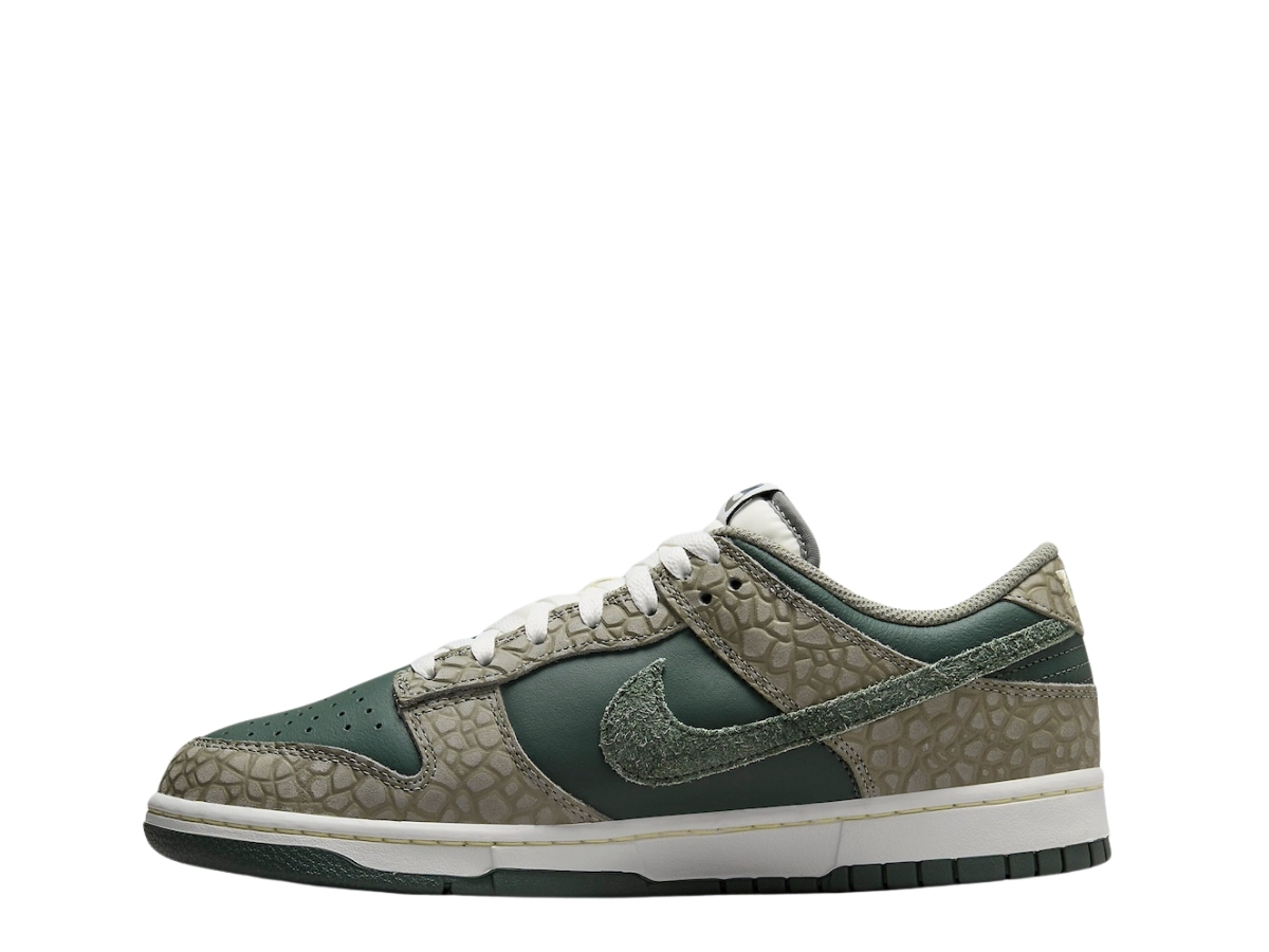 https://d2cva83hdk3bwc.cloudfront.net/nike-dunk-low-vintage-green-and-dark-stucco-2.jpg