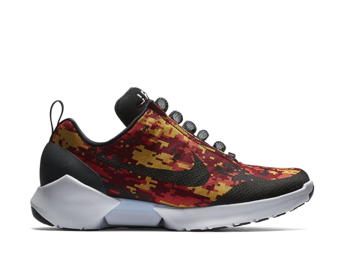 https://d2cva83hdk3bwc.cloudfront.net/nike-hyperadapt-1-team-red-1.jpg