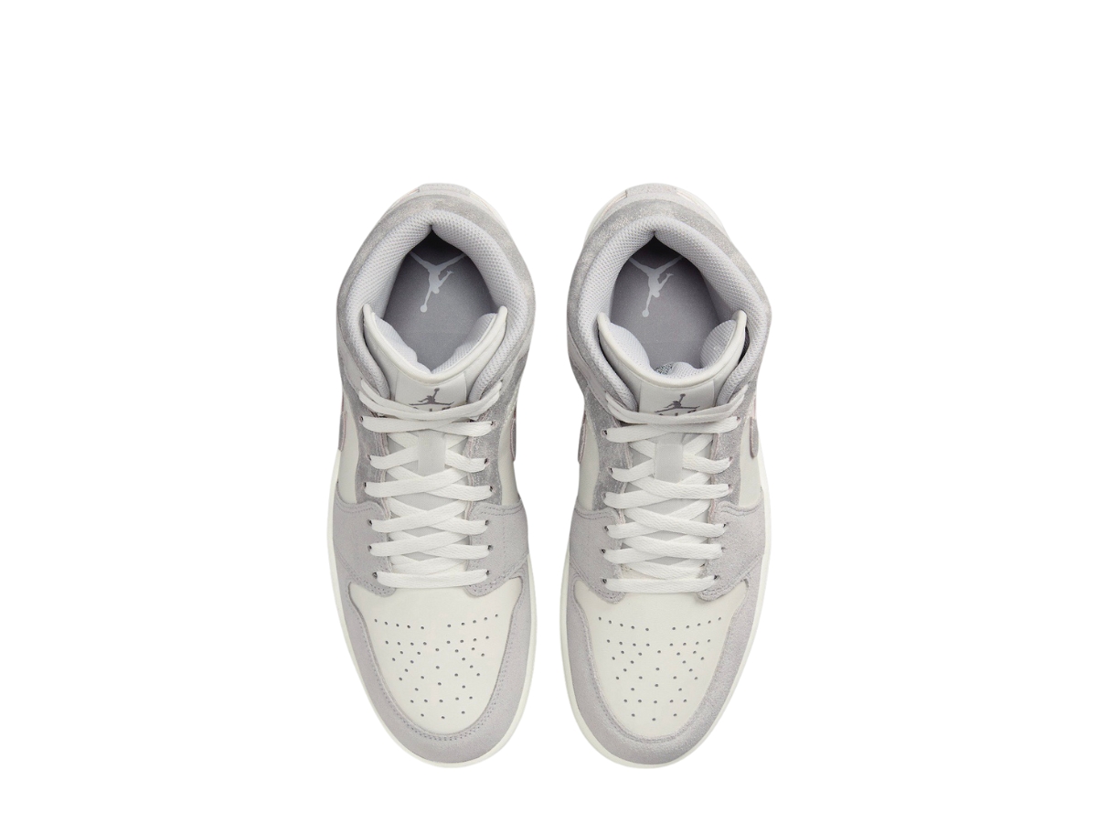 https://d2cva83hdk3bwc.cloudfront.net/nike-jordan-1-mid-se-neutral-grey-sail-4.jpg