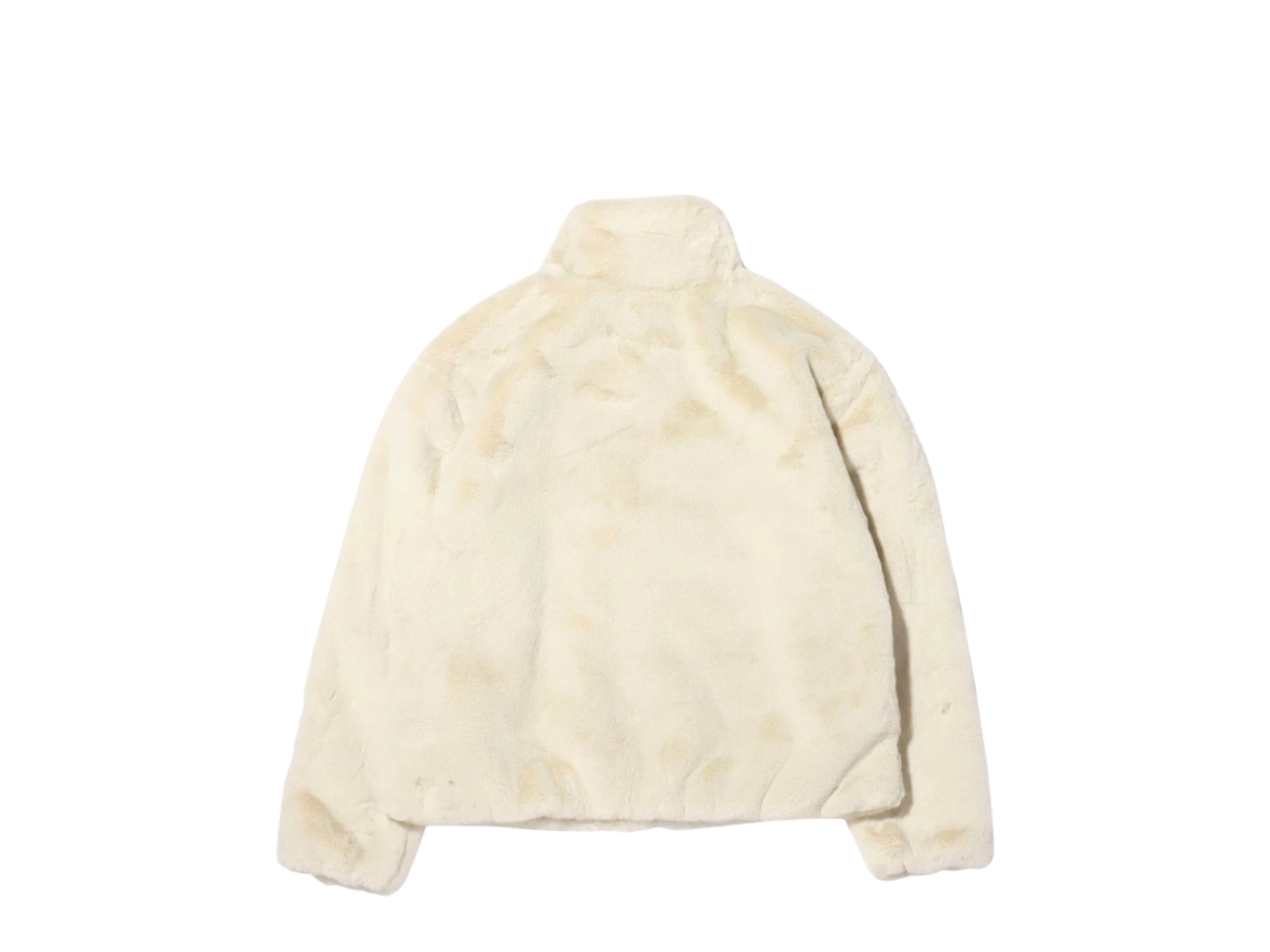 https://d2cva83hdk3bwc.cloudfront.net/nike-nsw-faux-fur-jacket-fossil--w--2.jpg