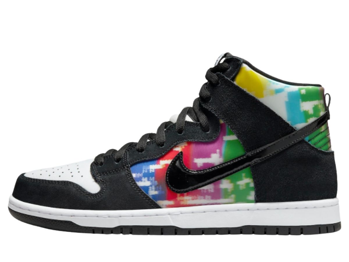 https://d2cva83hdk3bwc.cloudfront.net/nike-sb-dunk-high--tv-signal--2.jpg