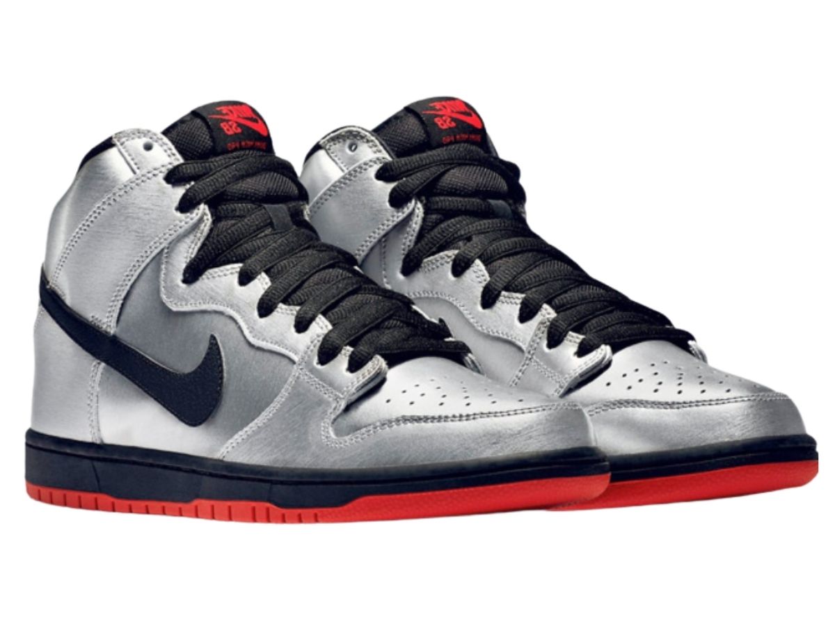 https://d2cva83hdk3bwc.cloudfront.net/nike-sb-dunk-high-pro--metallic-silver--2.jpg