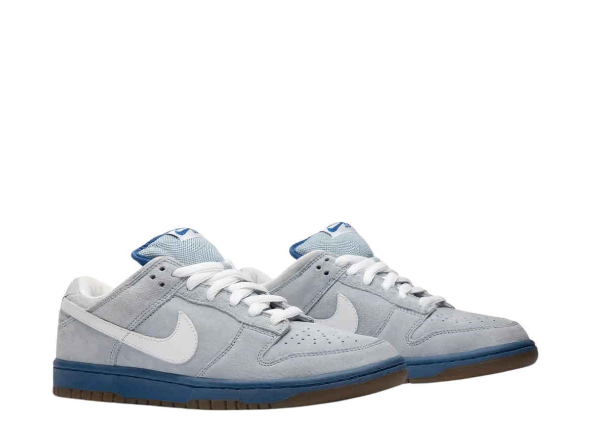 https://d2cva83hdk3bwc.cloudfront.net/nike-sb-dunk-low-border-blue-3.jpg