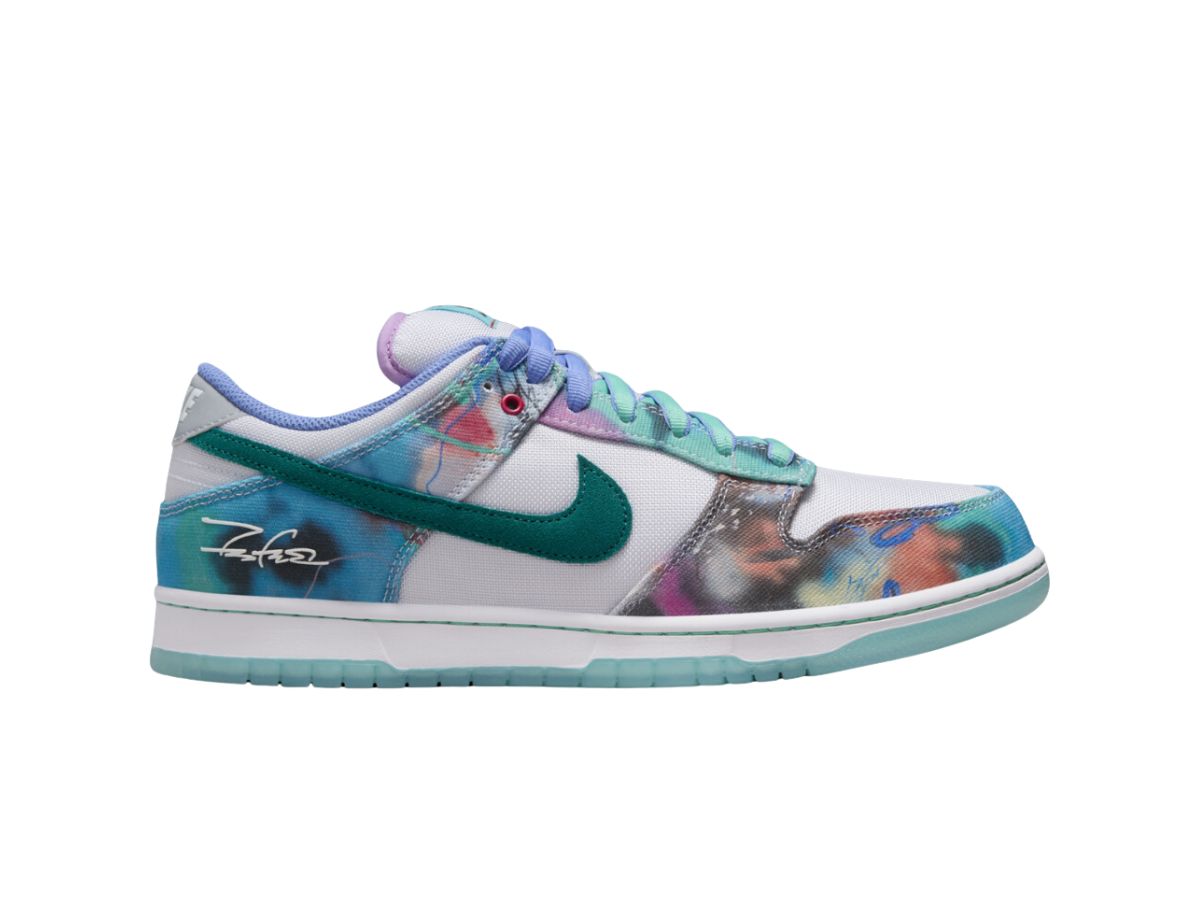 https://d2cva83hdk3bwc.cloudfront.net/nike-sb-dunk-low-futura-laboratories-bleached-aqua-1.jpg