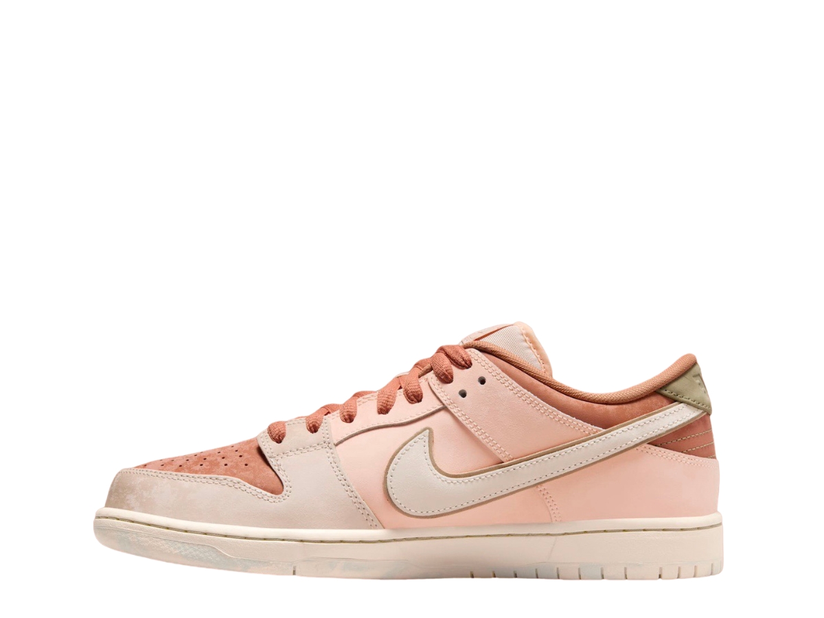 https://d2cva83hdk3bwc.cloudfront.net/nike-sb-dunk-low-pro-crimson-tint-and-amber-brown-2.jpg