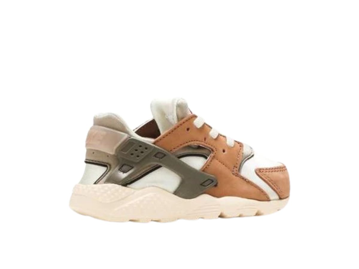 https://d2cva83hdk3bwc.cloudfront.net/nike-stussy-x-air-huarache-le-desert-oak--2021--td--4.jpg