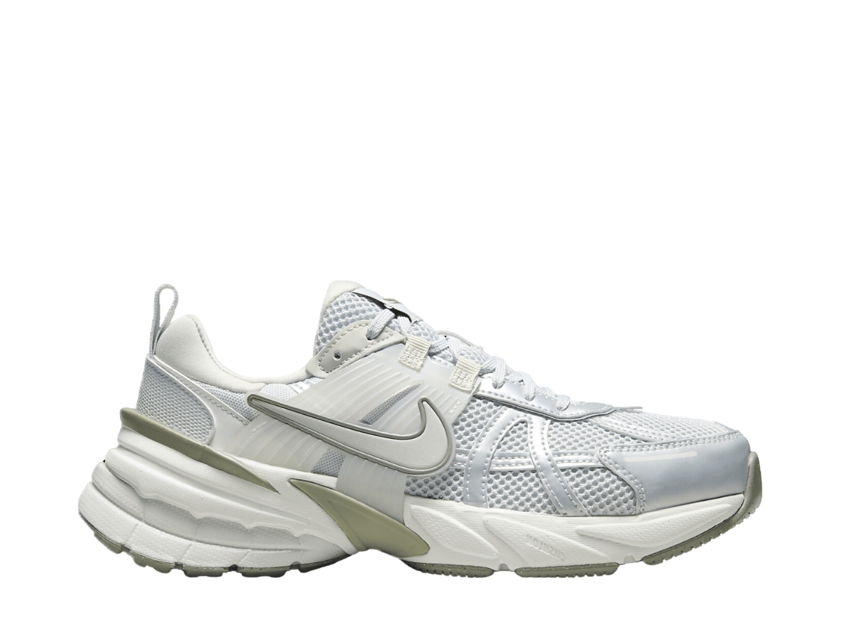 https://d2cva83hdk3bwc.cloudfront.net/nike-v2k-run-photon-dust-light-silver-w-1.jpg