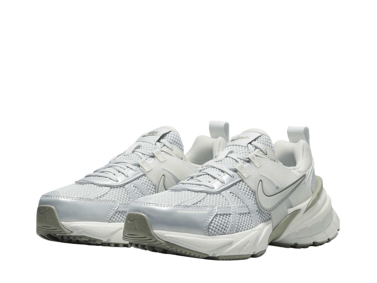 https://d2cva83hdk3bwc.cloudfront.net/nike-v2k-run-photon-dust-light-silver-w-3.jpg