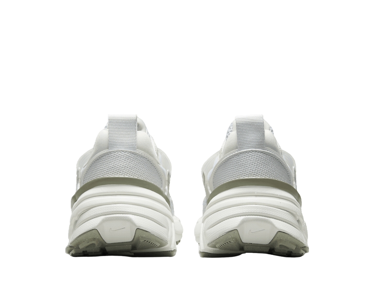 https://d2cva83hdk3bwc.cloudfront.net/nike-v2k-run-photon-dust-light-silver-w-5.jpg