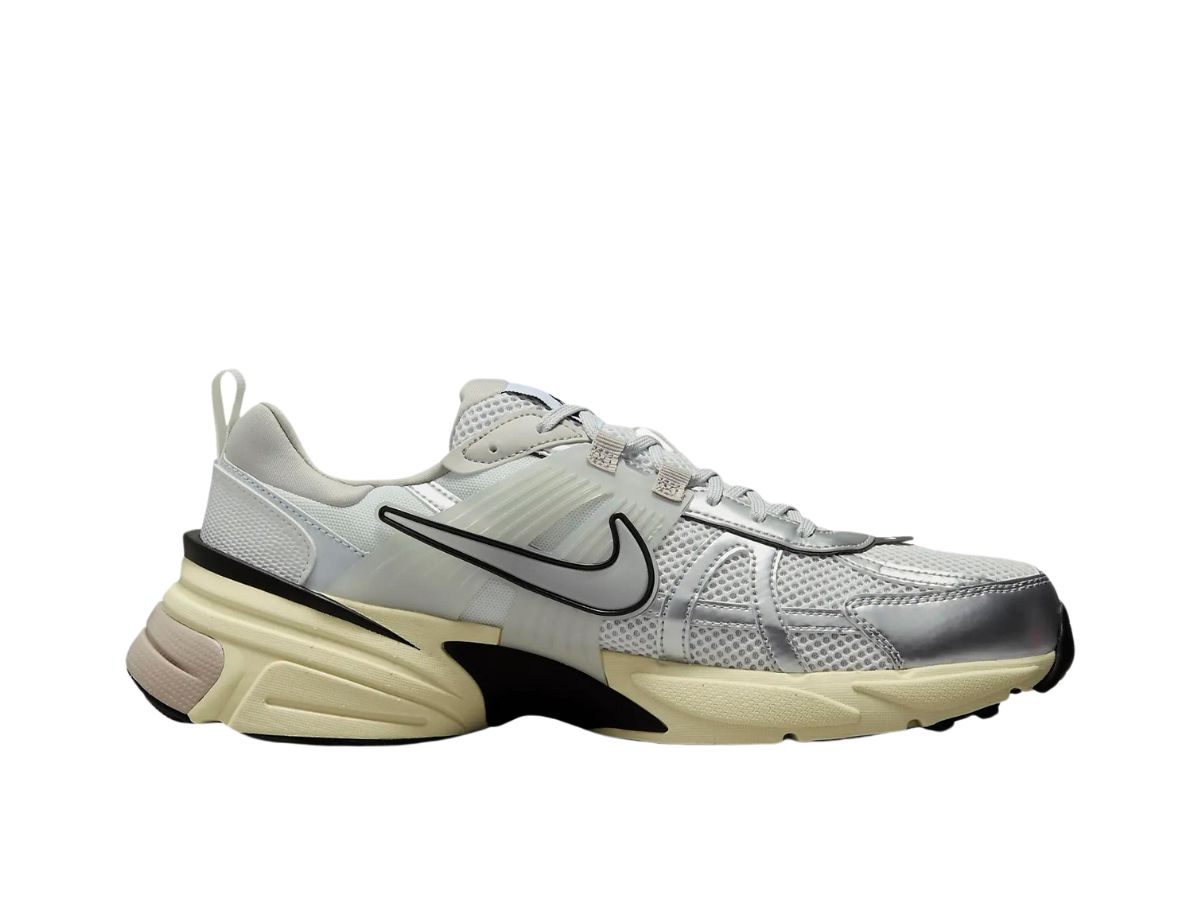 https://d2cva83hdk3bwc.cloudfront.net/nike-v2k-run-summit-white-metallic-silver--1.jpg