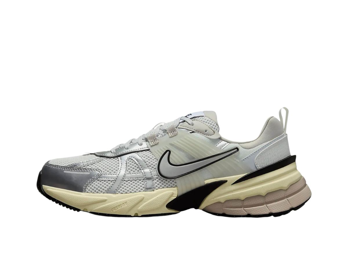 https://d2cva83hdk3bwc.cloudfront.net/nike-v2k-run-summit-white-metallic-silver--2.jpg
