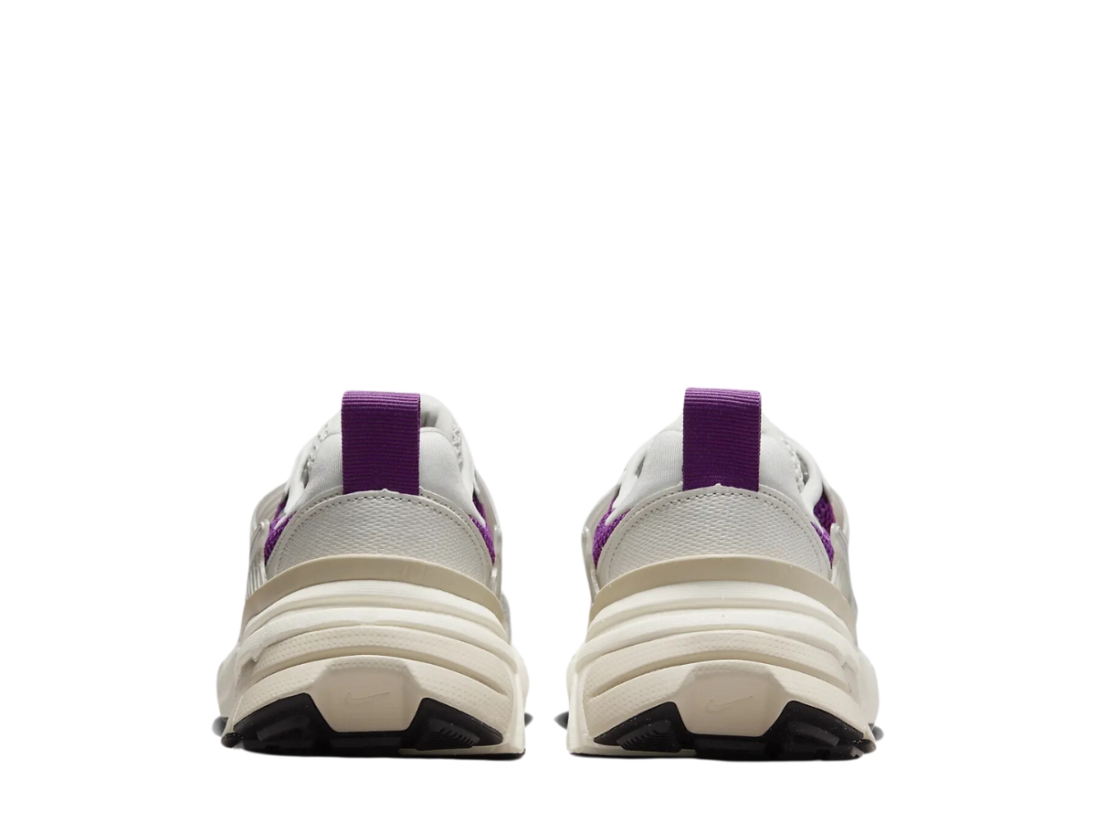 https://d2cva83hdk3bwc.cloudfront.net/nike-v2k-run-viotech-w-6.jpg