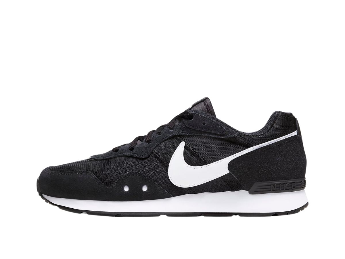 https://d2cva83hdk3bwc.cloudfront.net/nike-venture-runner-black-white-2.jpg