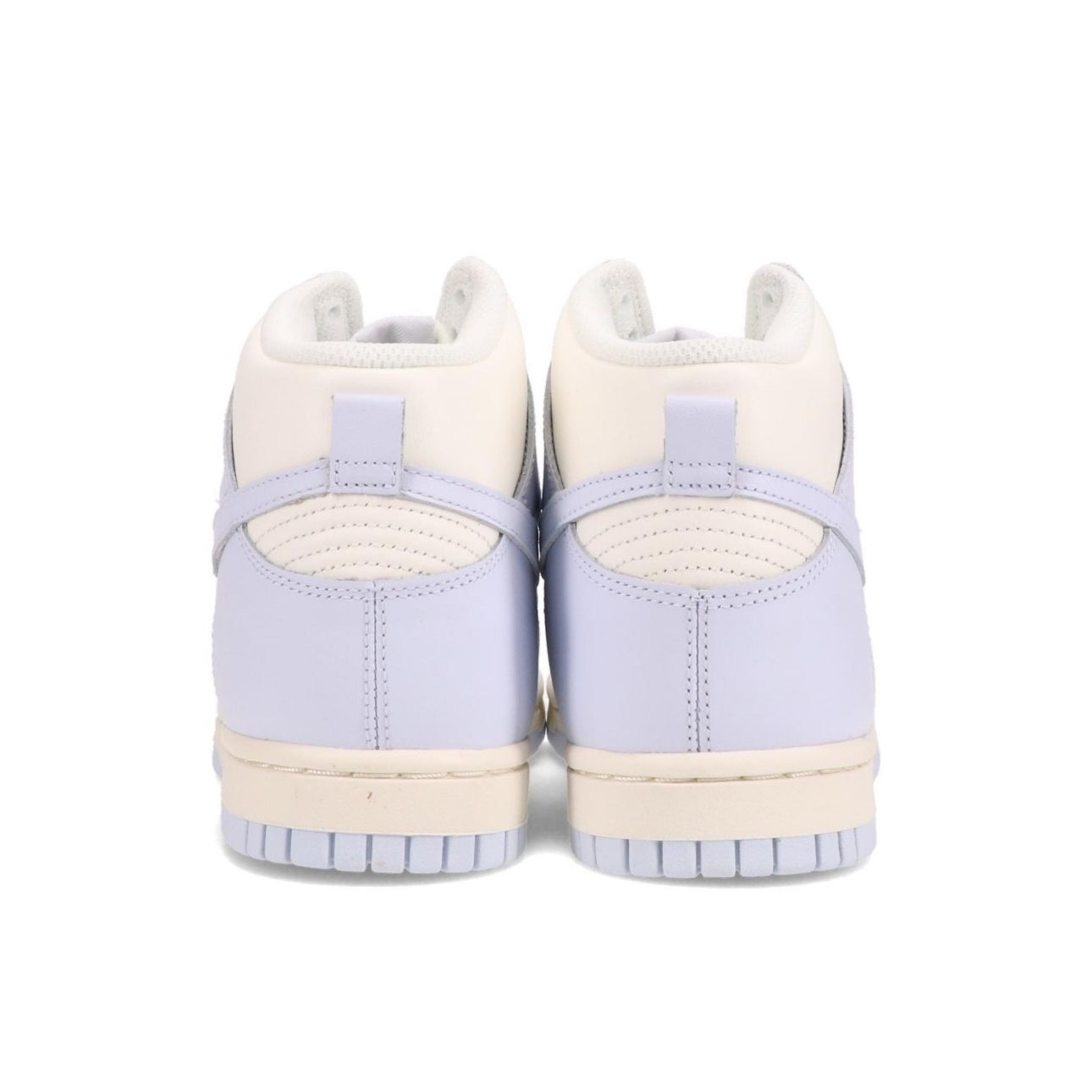 https://d2cva83hdk3bwc.cloudfront.net/nike-wmns-dunk-high--football-grey--3.jpg