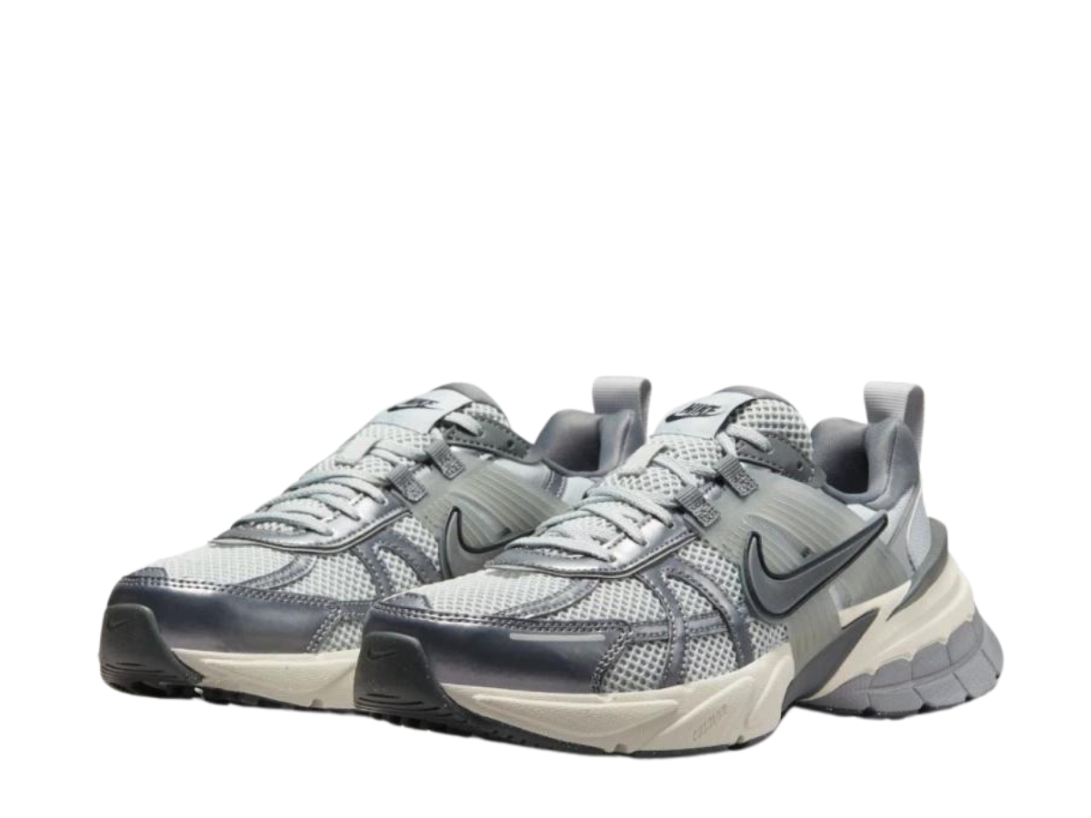 https://d2cva83hdk3bwc.cloudfront.net/nike-wmns-v2k-run-pure-platinum-wolf-grey-3.jpg