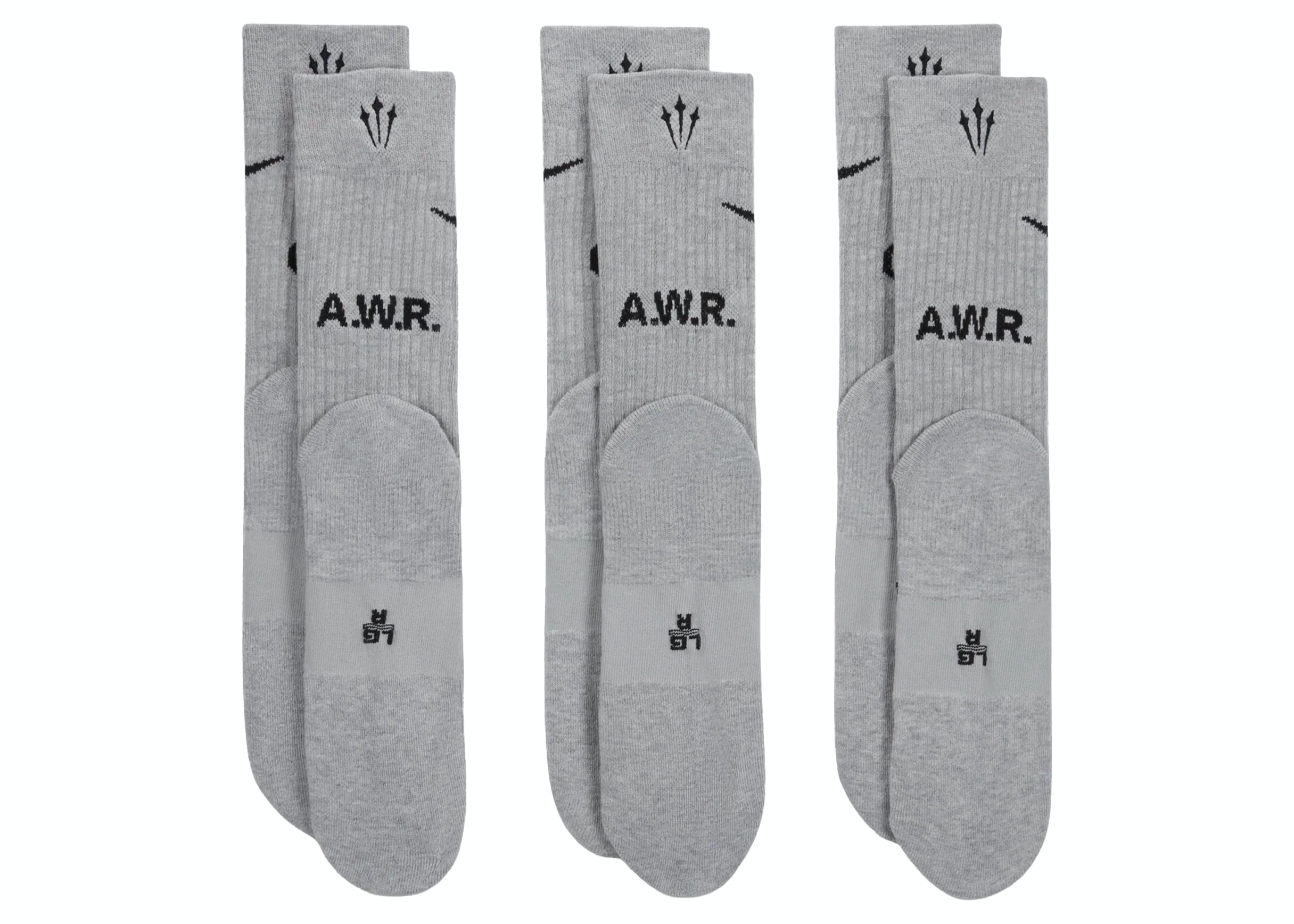 https://d2cva83hdk3bwc.cloudfront.net/nike-x-nocta-crew-socks-3-pairs-asia-sizing-grey-2.jpg