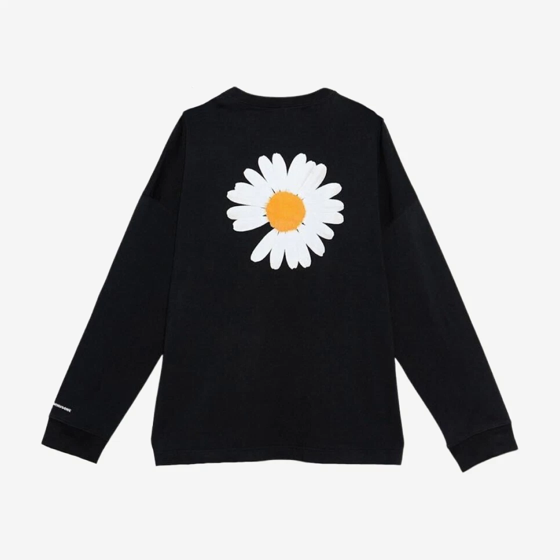 https://d2cva83hdk3bwc.cloudfront.net/nike-x-peaceminusone-ls-t-shirt-black-(dr0098-010)-2.jpg